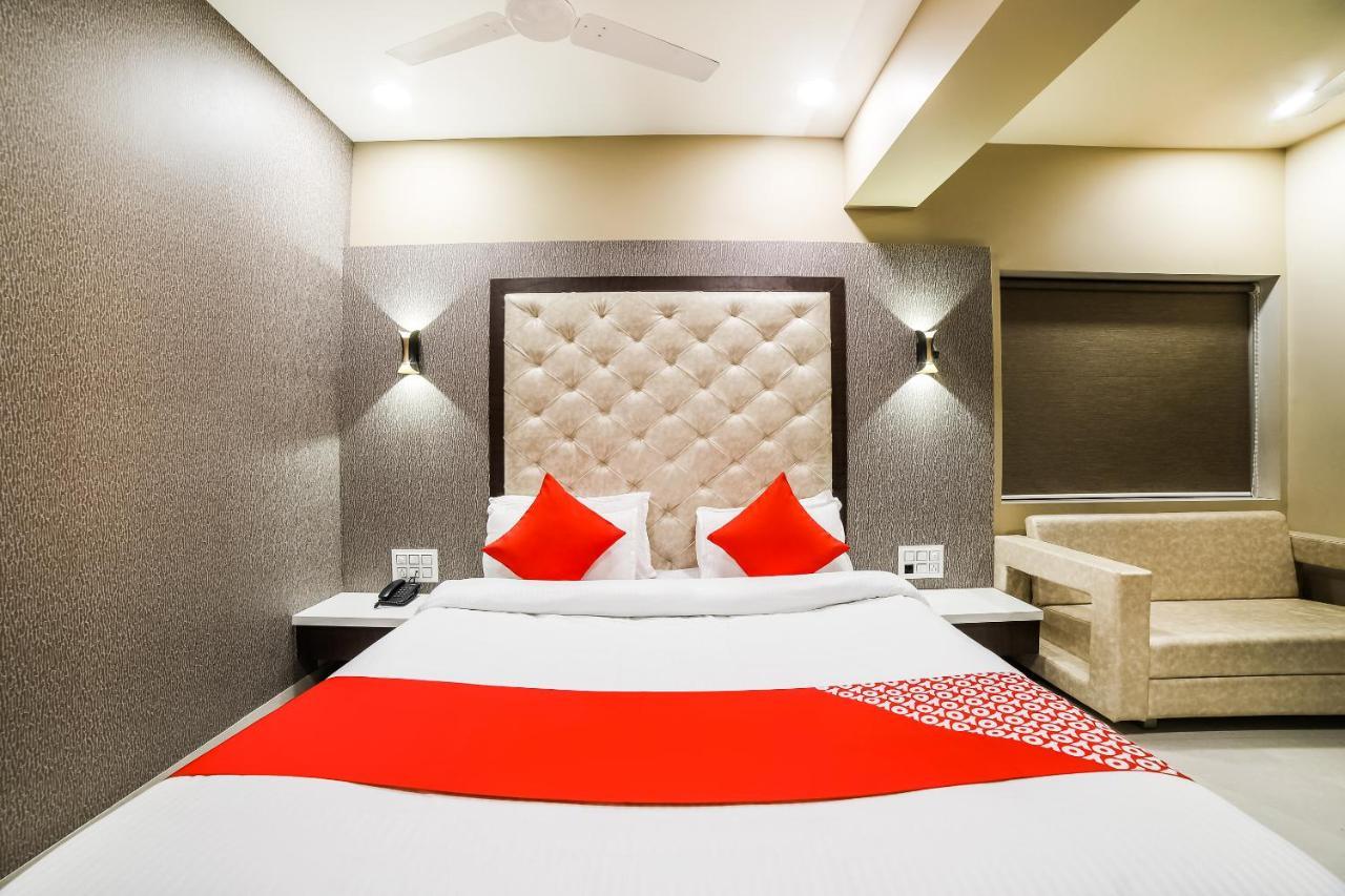 Capital O 41587 Hotel Airport Inn One Ахмедабад Экстерьер фото