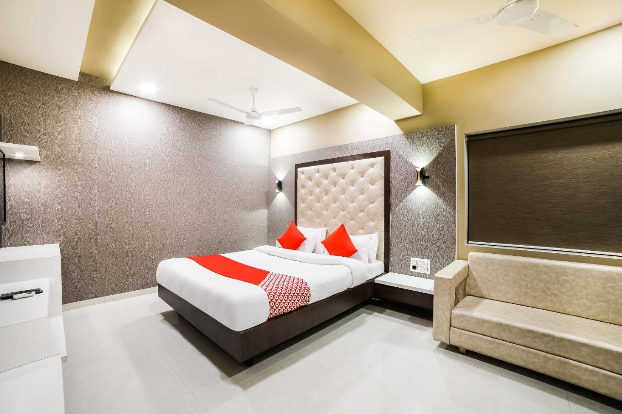 Capital O 41587 Hotel Airport Inn One Ахмедабад Экстерьер фото